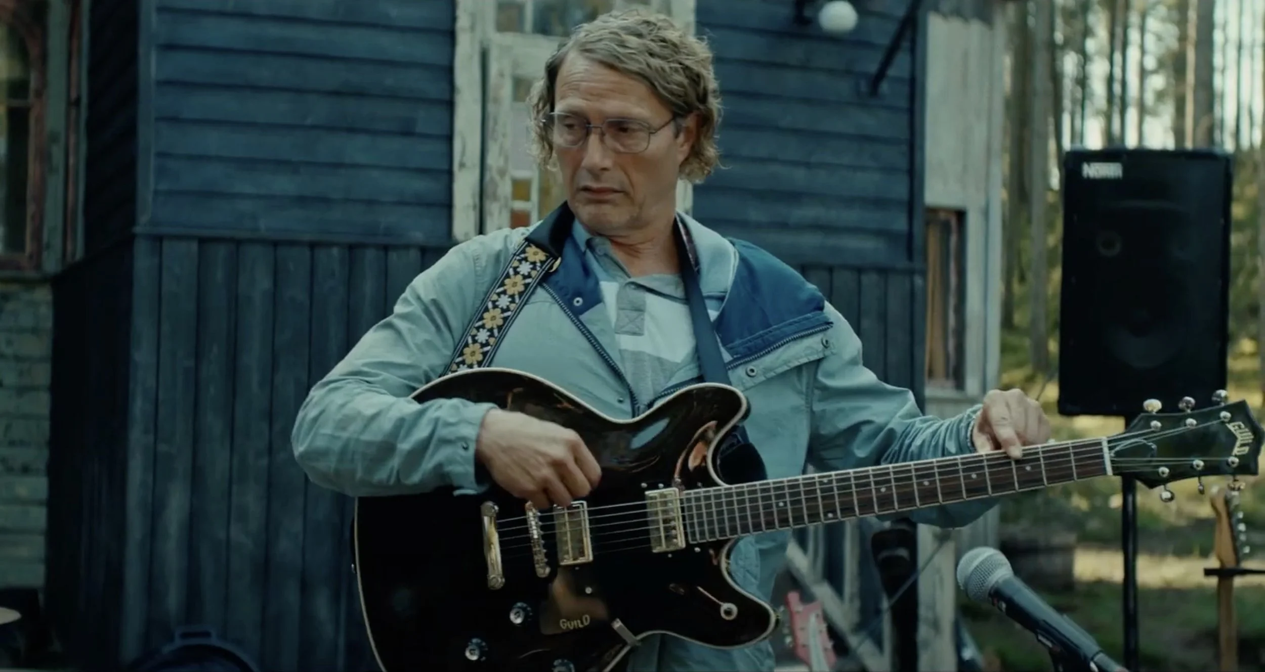 Trailer for the Last Viking – Mads Mikkelsen plays a strange ball lover by John Lennon in the new Danish comedy